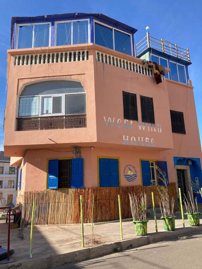 مبيت وإفطار Westwind House إمسوان المظهر الخارجي الصورة